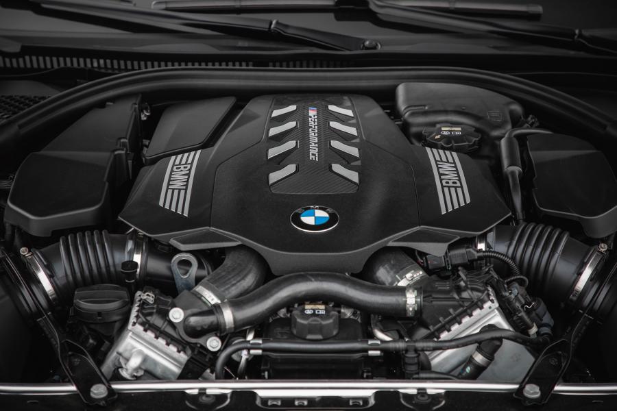 Моторный отсек BMW M850i xDrive Gran Coupe (G16) 2019 года  (NA) (фото 18 из 35)